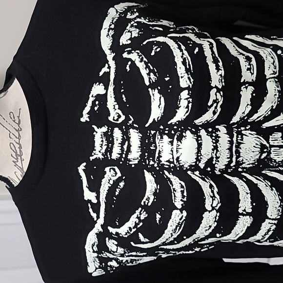 Dolls Kill Trickz N' Treatz Rib By Rib Glow In The Dark Tee Shirt Rib Cage XXS - Picture 2 of 6